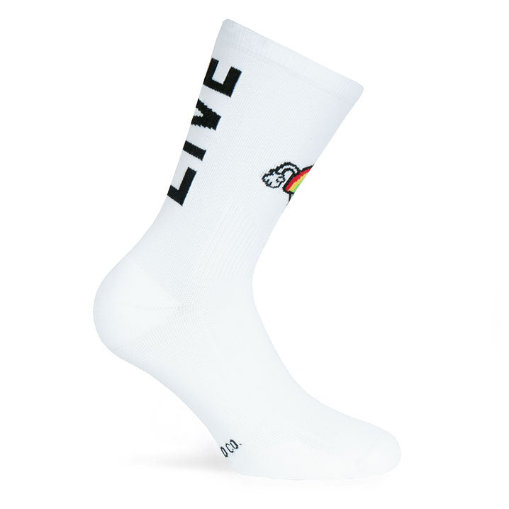 calcetines blancos para running y ciclismo con mensaje live free