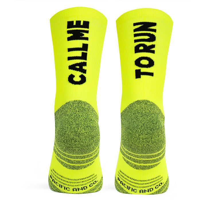 calcetines-amarillo-neon-yellow-running-socks-call-me-to-run-perfomance-deportivos