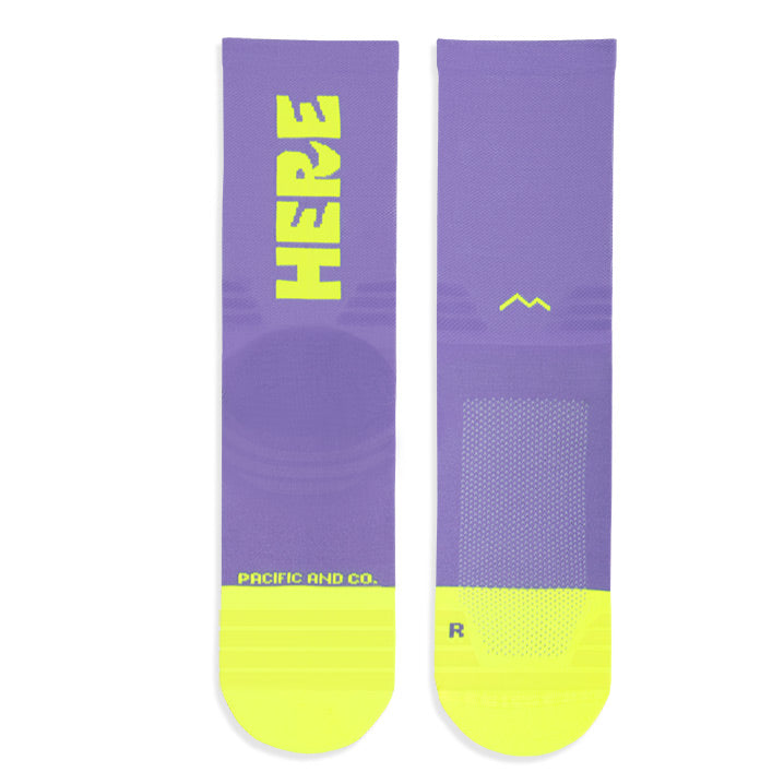 here-now-aquiyahora-socks-calcetines-lila-neon-running-cycling-ciclismo-performance-deporte2